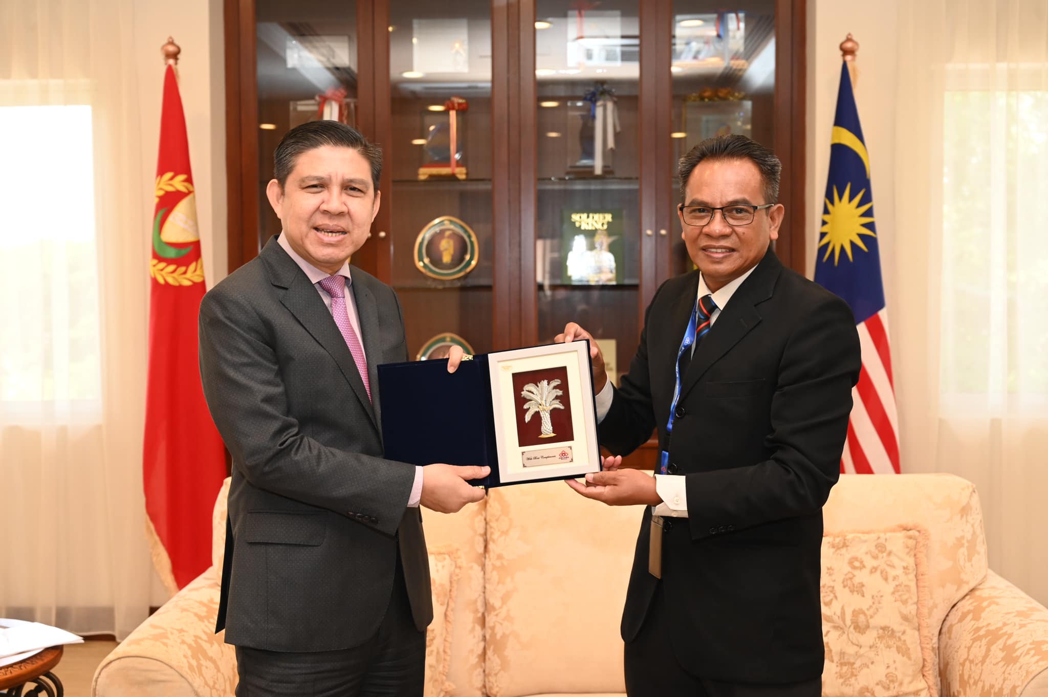 348677250_573375044984509_2230232885765813783_n