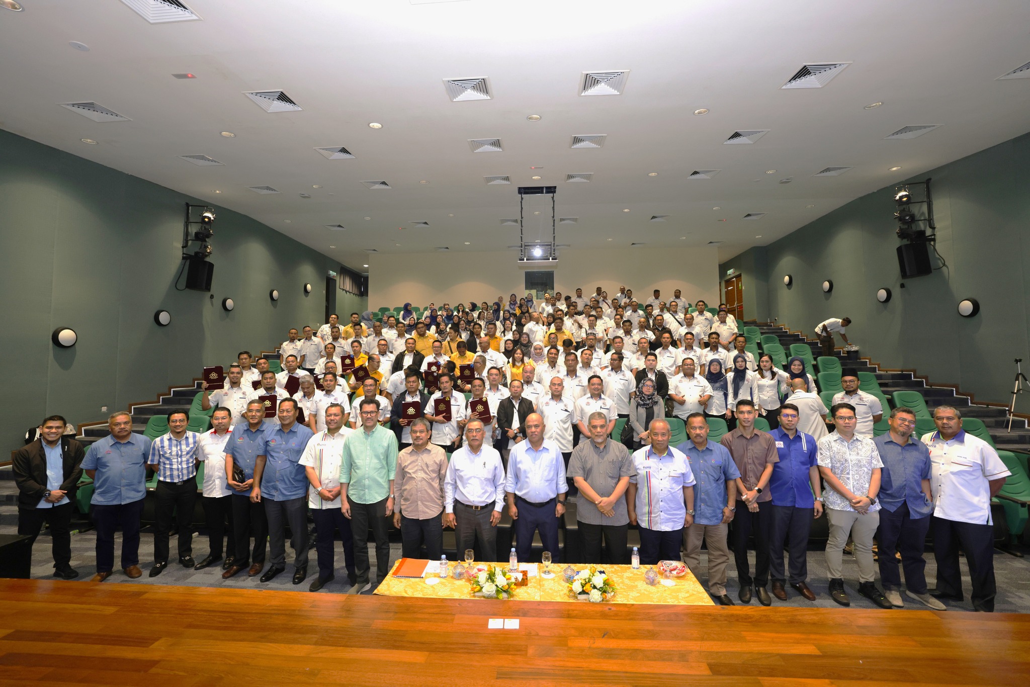 420036039_396874039668409_619269372132404256_n